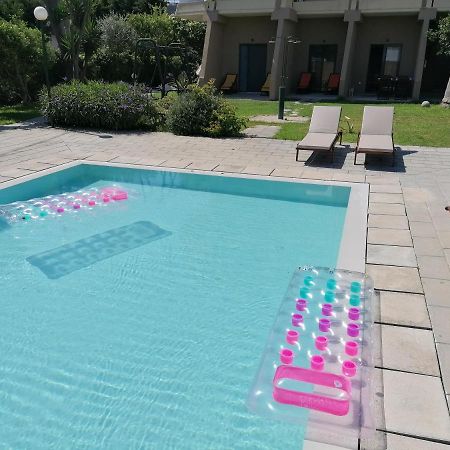 Endless Summer Pool Flat Иксия Екстериор снимка