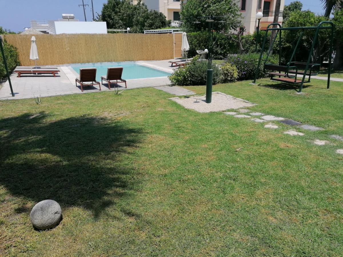 Endless Summer Pool Flat Иксия Екстериор снимка