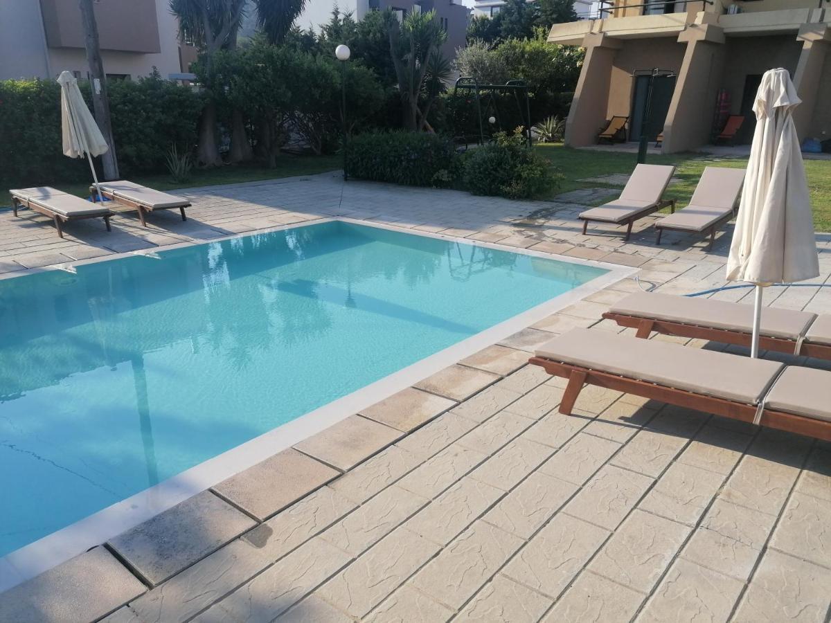 Endless Summer Pool Flat Иксия Екстериор снимка