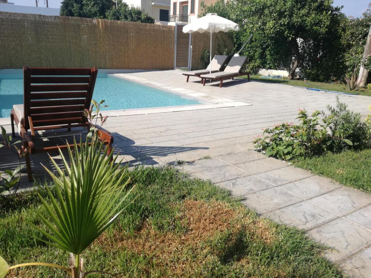 Endless Summer Pool Flat Иксия Екстериор снимка